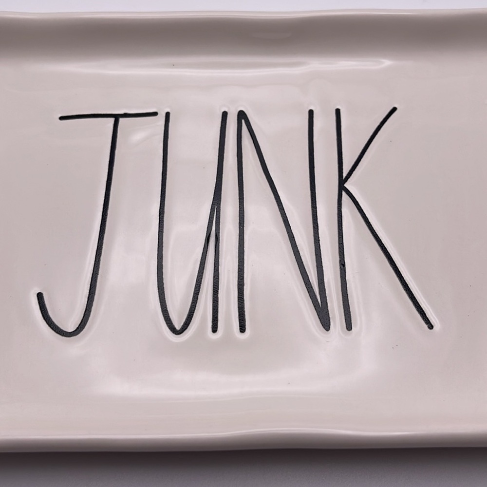 NWOT Rae Dunn Artisan Collection by Magenta “Junk” Tray - Picture 4 of 4